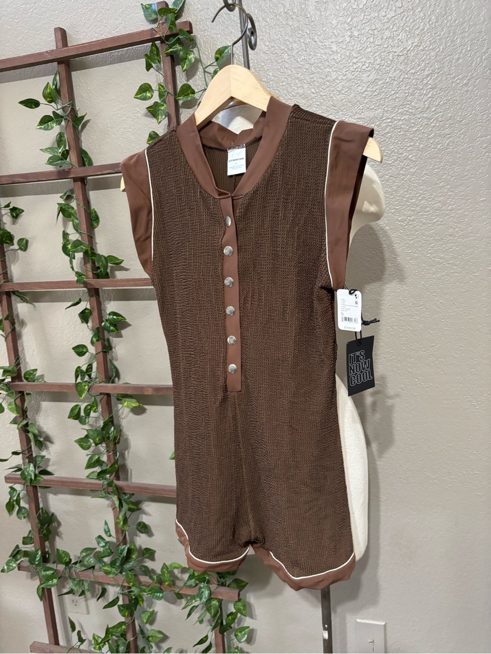 ▪️NEW FREE PEOPLE ITS NOW COOL
The Button Up Onesie - Picture 10 of 14
